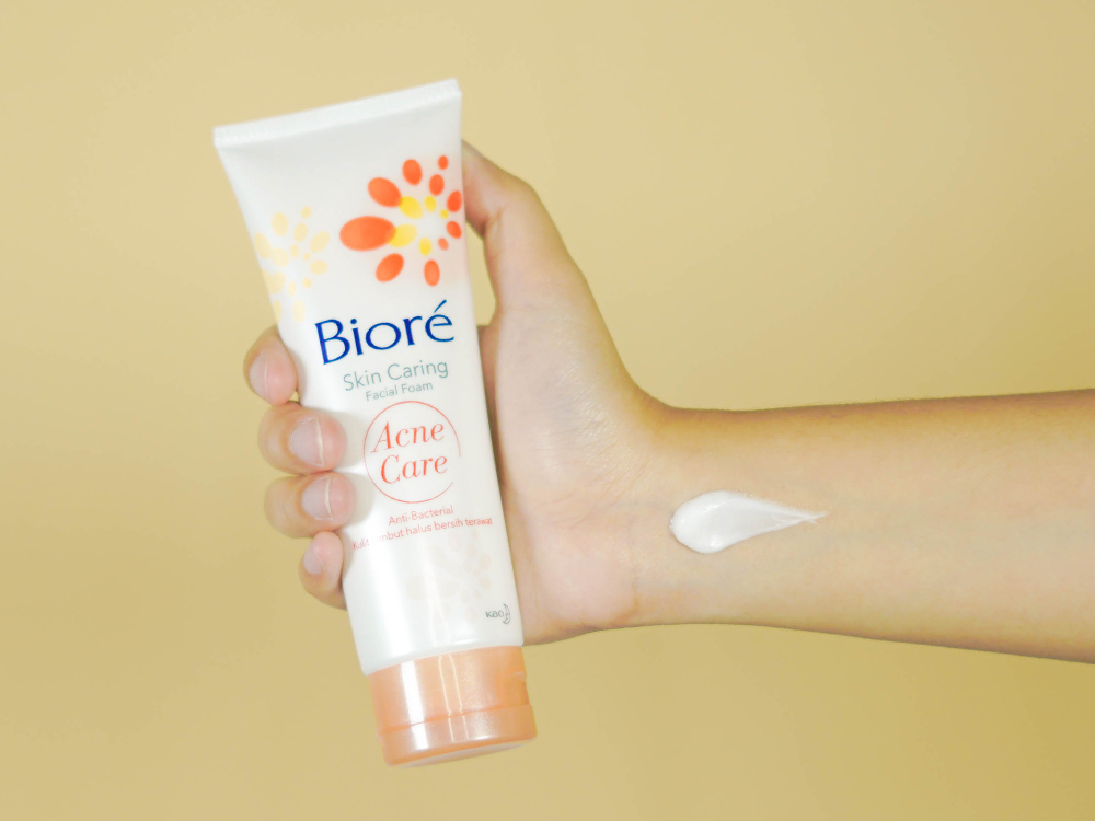 biore skin caring facial foam acne care