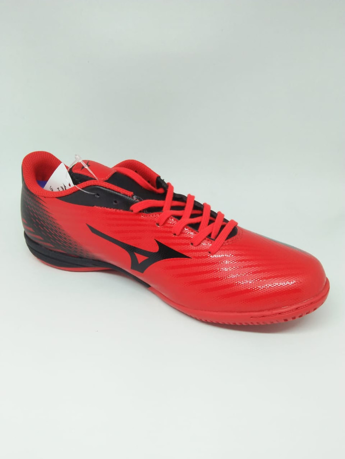 Sepatu futsal mizuno on sale merah