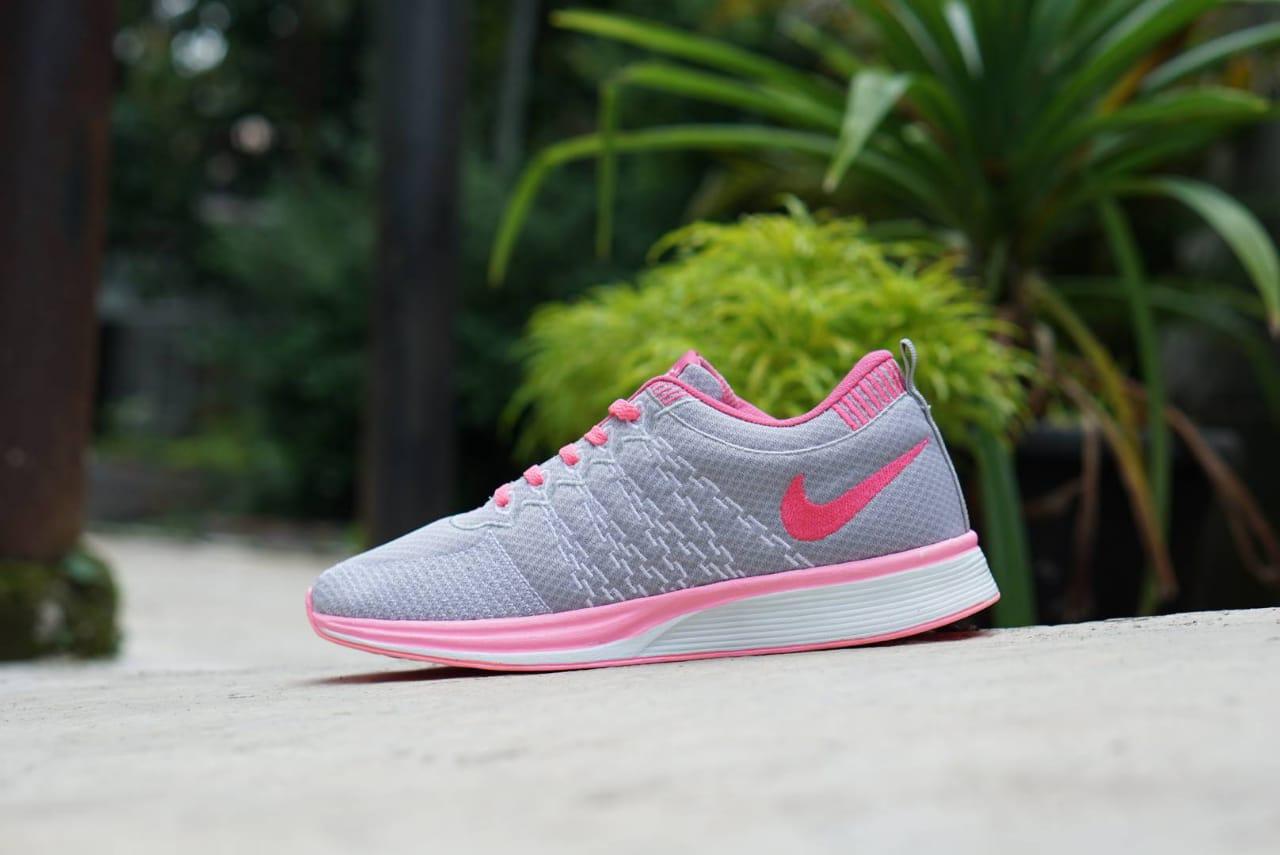 Sepatu Sneakers Casual Wanita NIKE010_ZOOM Premium Quality