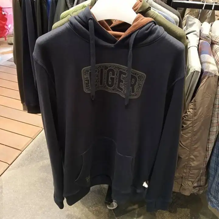 sweater eiger