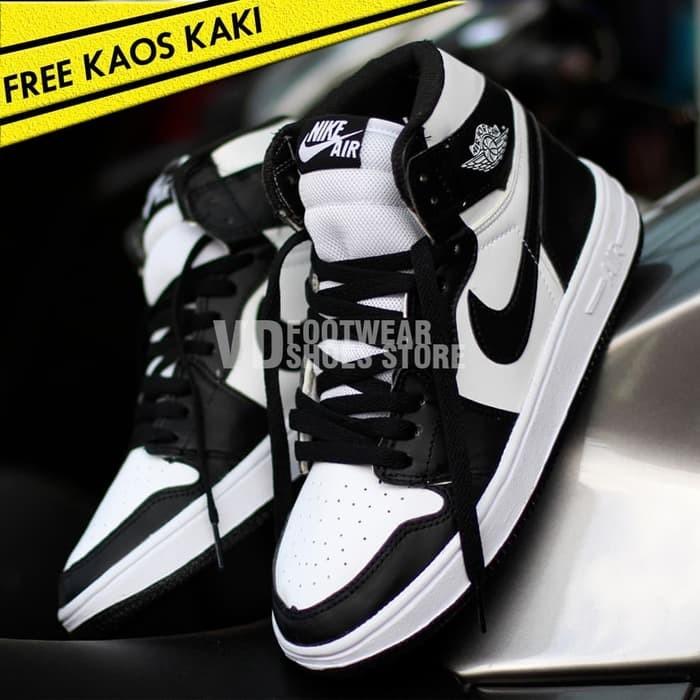 SEPATU NIKE01 AIR JORDAN 1 RETRO 
