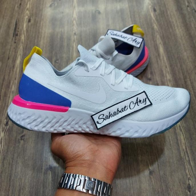 nike epic react flyknit all white