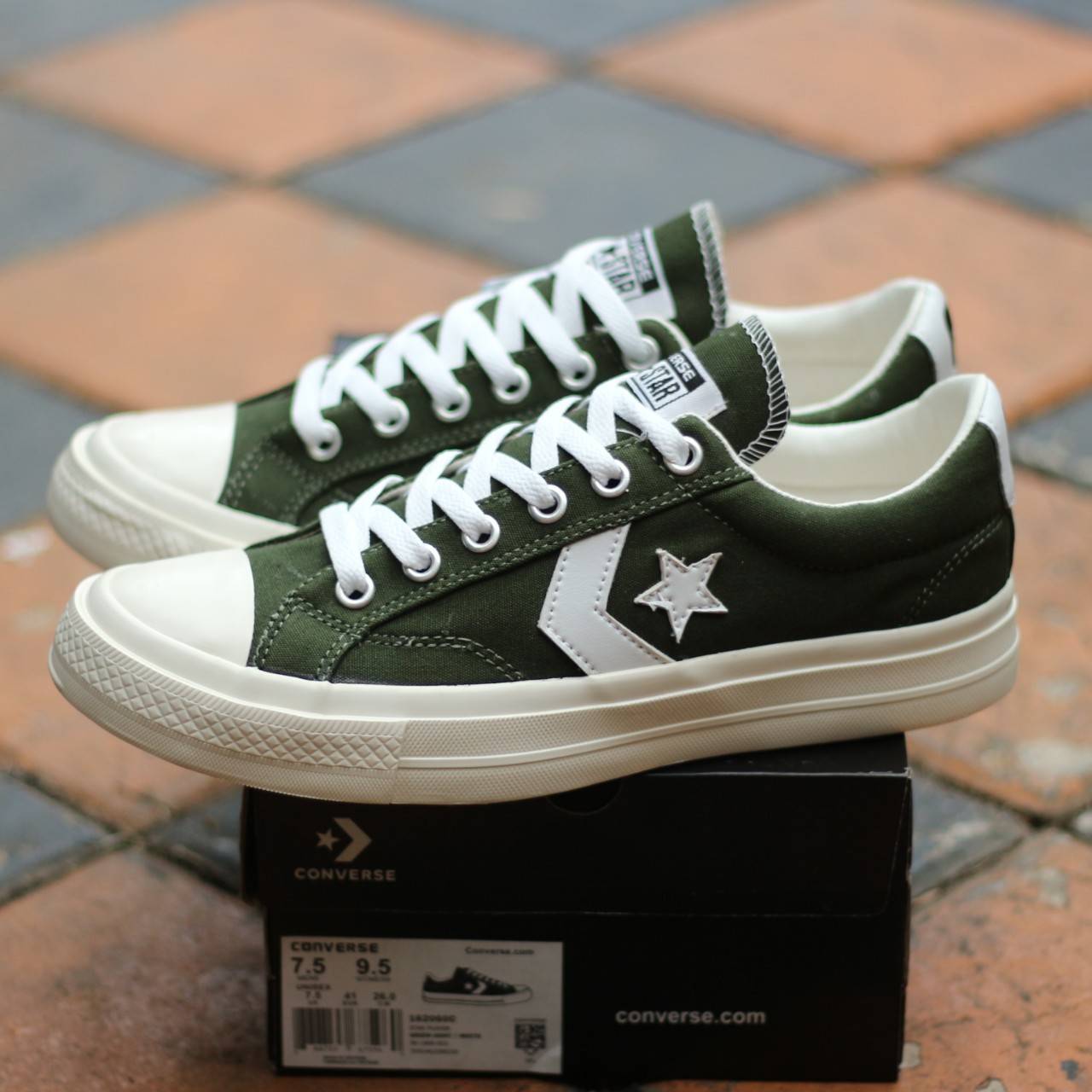 dark green converse one star