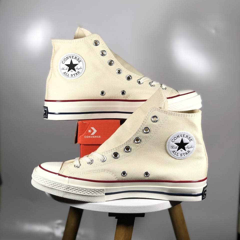 Sepatu best sale converse cream