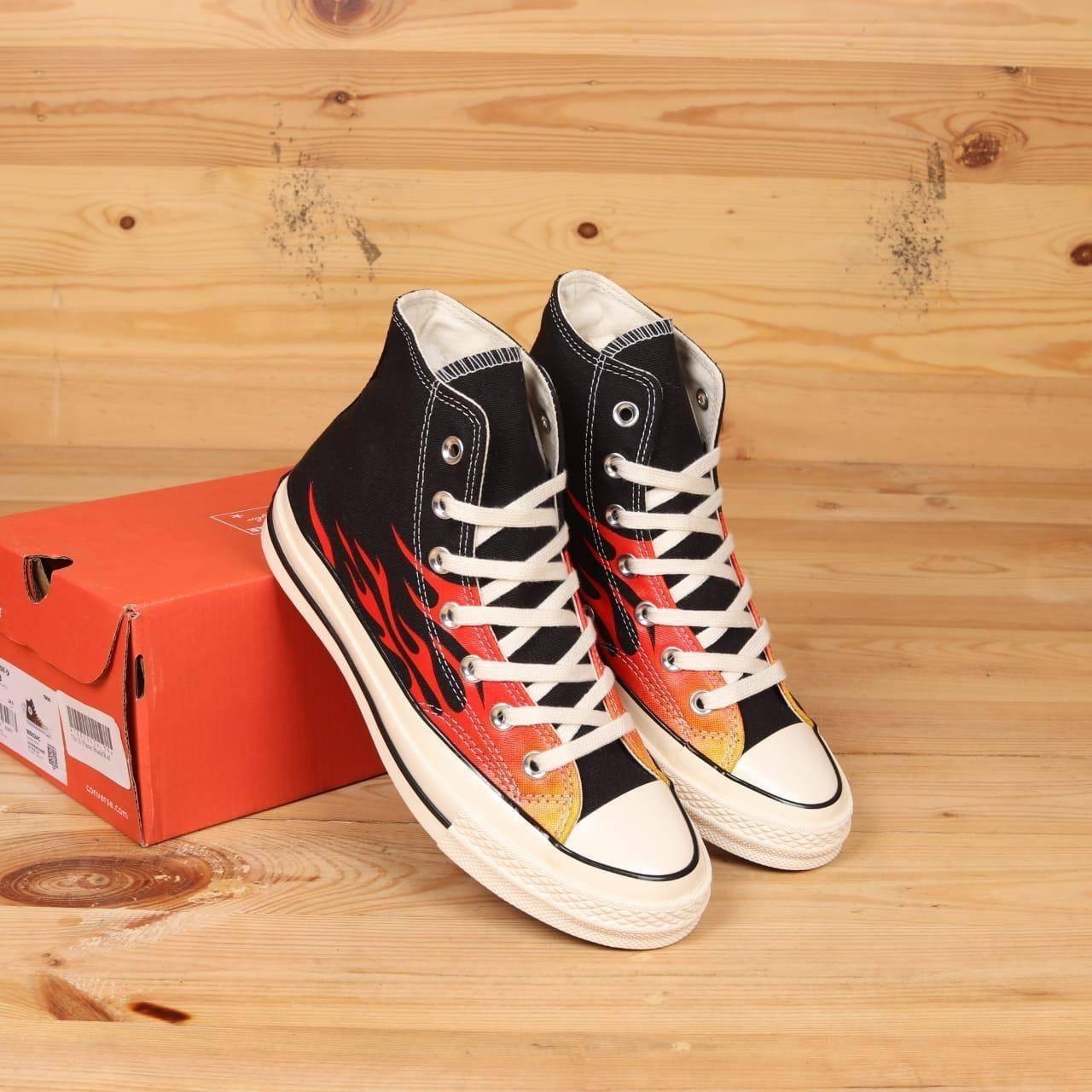 flame converse black