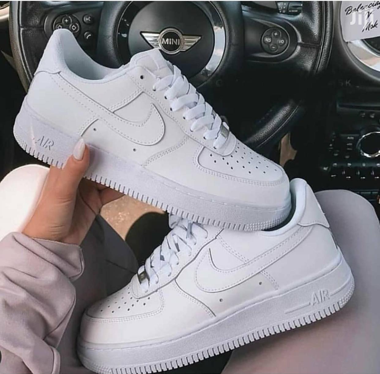 white airforce shoes
