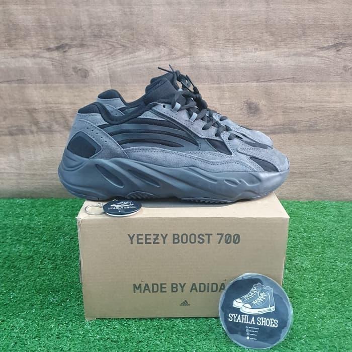 yeezy 700 13