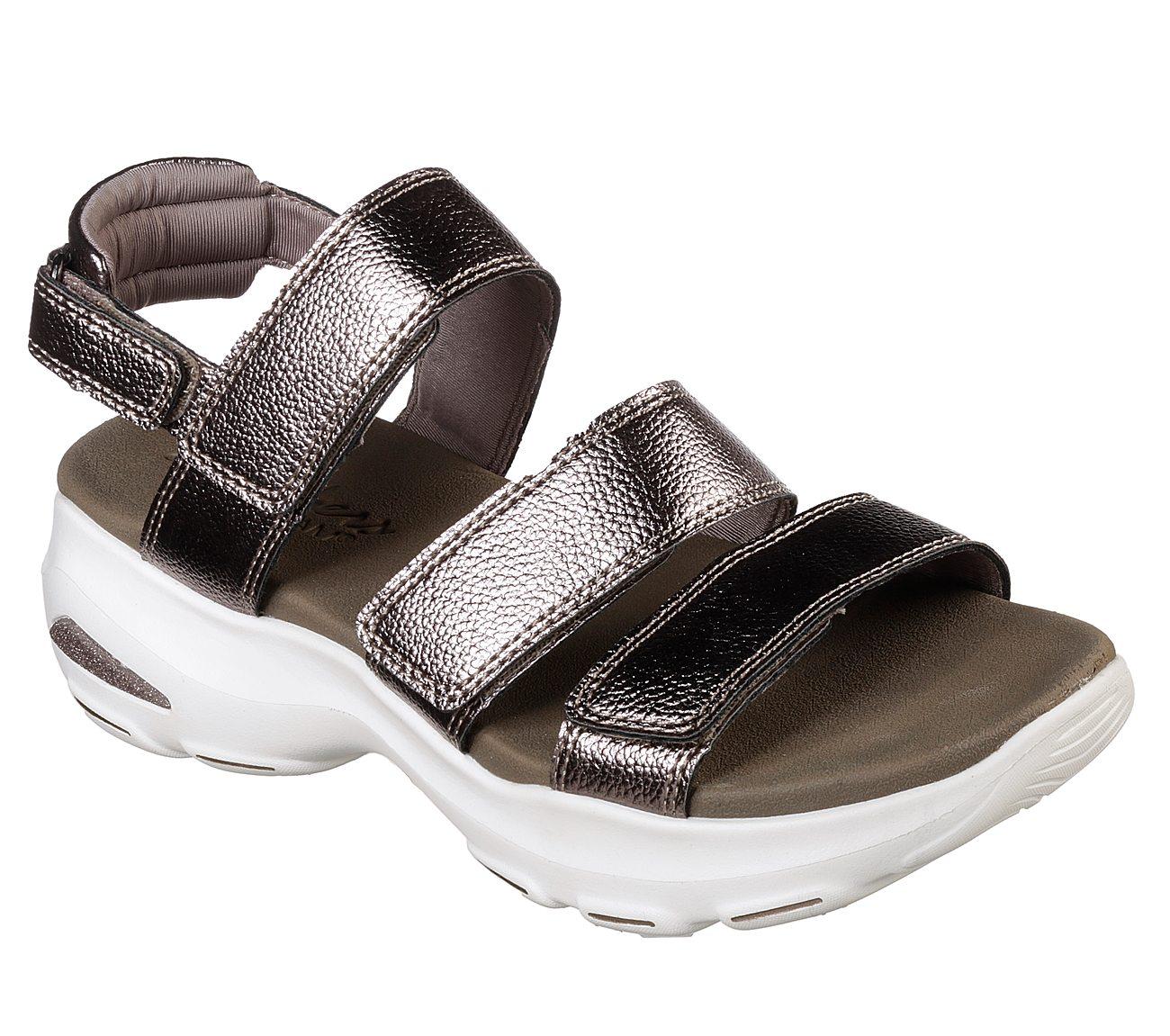 Skechers - D'Lites Ultra - Fab Life Sepatu Kasual Sport Wanita - Cokelat