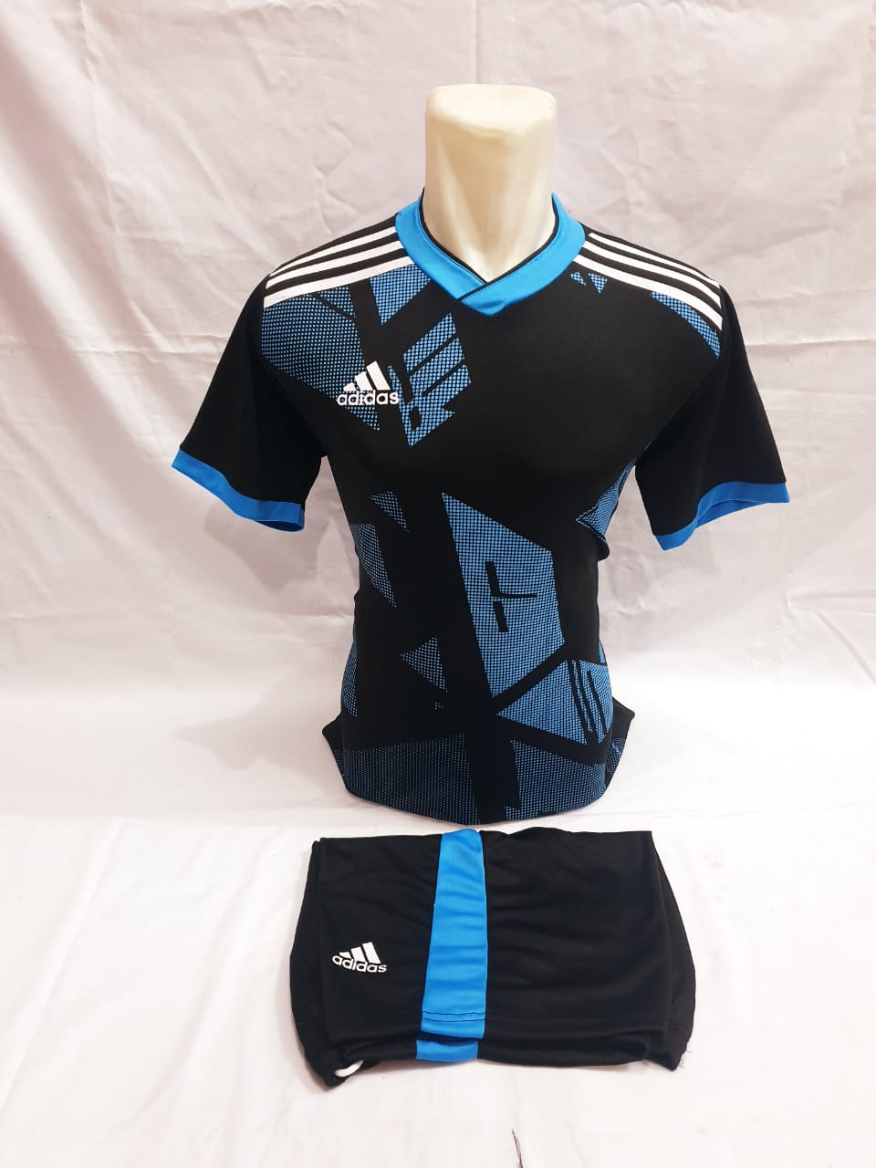 baju olahraga Adidas setelan futsal volly sepakbola Terbaru