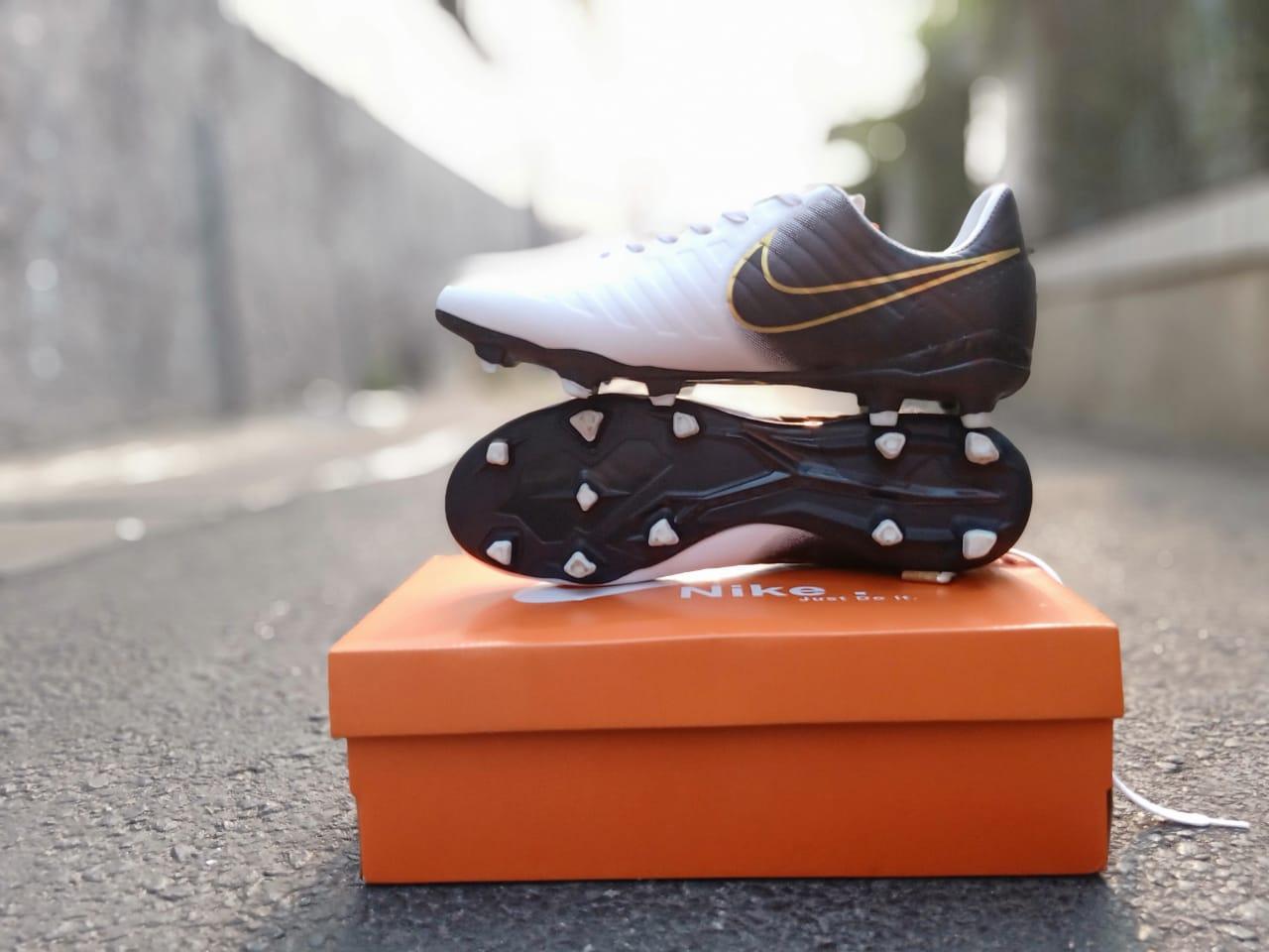 SEPATU SEPAK BOLA TMP TERBARU-TERLARIS-HARGA TERMUR-SOL RAPI NYAMAN DI PAKAI PREMIUM 100% REALPICH
