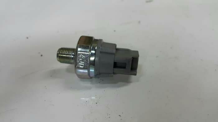 swicth sensor switch oli Vios Yaris