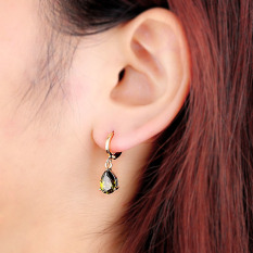 1 Pasang Jelas Zirkon 18 Karat Berlapis Emas Liontin Bentuk Hati Tetesan Air Anting-anting Menjuntai Hadiah Perhiasan For Wanita