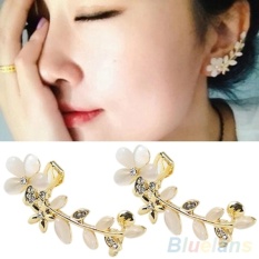 Amefurashi Anting Korea Crystal Opal Flower Clip Earring Beauty