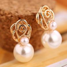 Amefurashi Anting Korea White Bead Gold Stud Earring Bride Stunning