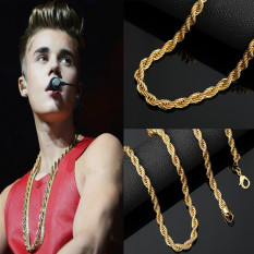 Artis Hip Hop Model Sama Dibesar-besarkan Kalung Emas