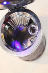 Asbak Lampu LED biru Motif potongan berlian - Diamond cuts Bodi PUTIH cocok untuk semua MERK dan TYPE mobil : Toyota Honda Mazda Mitsubishi Expander Xpander Lexus Hyundai Nissan Freed Ertiga Xenia Xenia Veloz Innova Agya Serena