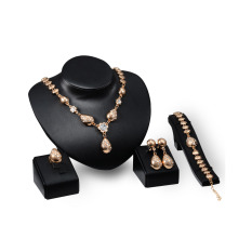 BolehDeals 4-in-1 berlapis emas berlian imitasi kalung gelang anting cincin Set perhiasan