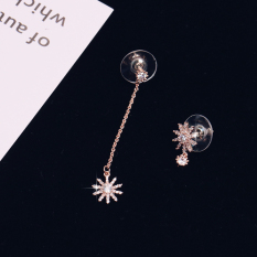 Elegan Jarum Perak Asimetris Pemasangan Kecil Blitz Berlian Rambut Anting