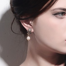 Eropa atau Amerika Serikat Elegan Permata Bertatah Berlian Anting Anting