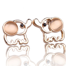 Ladies Fashion Lucu Yang Dapat Membuat Orang Yang Melihatnya Tertawa Terbahak-bahak atau Justru Kesal Karena Merasa Putih Opal Emas Berlapis Gajah Kancing Telinga Anting