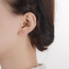 Emas Bulan 14 K Korea Modis Gaya Perempuan Permukaan Halus Murni Jamur Kuping Putih Sekrup Tulang Anting