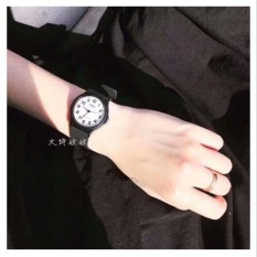 Jepang CASIO Casio Bersih Merah dan Hitam Kecil Bentuk Adik Perempuan Hang-qiao Bersama Gaya MQ Jam Tangan Yang Pria wanita S Klasik untuk Menghidupkan Kembali Kebiasaan Lama Kuarsa-Internasional