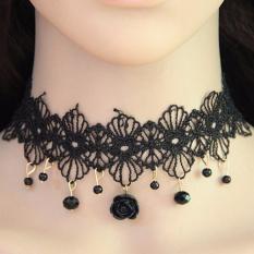 LRC Kalung Wanita Vintage Black Flower Shape Pendant Decorated Hollow Out Choker