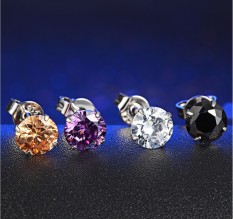 Klasik S925 Pria atau Wanita Blitz Berlian Rambut Empat Cakar Anting