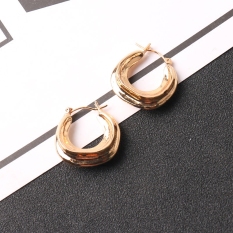 Lin Karakter Emas Elegan Anting Lingkaran Bulat