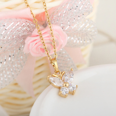 Kalung Perhiasan Emas Mengkilap 18KB With Liontin Kristal Bentuk These Butterflies
