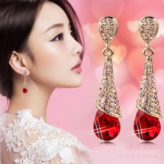 Manis Blitz Berlian Merah Anting-Anting Kristal Anting-Anting