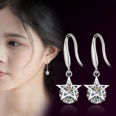 Modis Perempuan Setengah Panjang Model Anting-anting Anting