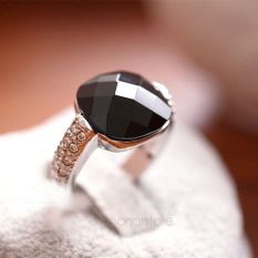 Moonar Perempuan Akik Imitasi Berlian Hitam Batu Kristal Sekitar Jari