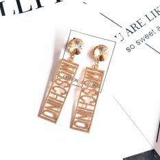 Nama besar kepribadian perempuan huruf baru anting anting