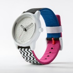Q&Q Smile Solar Analog Jam Tangan Wanita - Putih - Strap Kanvas - RP00J013Y