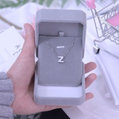 【Small Fu 】925 Murni Perak Kalung Wanita Kreativitas Ringan Mie Z Huruf Alfabet Kunci Rantai Tulang Hari Han bai Mengambil Tersirat Berarti Ulang Tahun Dekorasi-Internasional