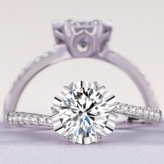 Cinta Salju Klasik Enam Karat Lengan Cakar Memutar Cincin Cincin Nvjie Wanita Cincin Berlian Platinum Pelapisan Simulasi-Internasional
