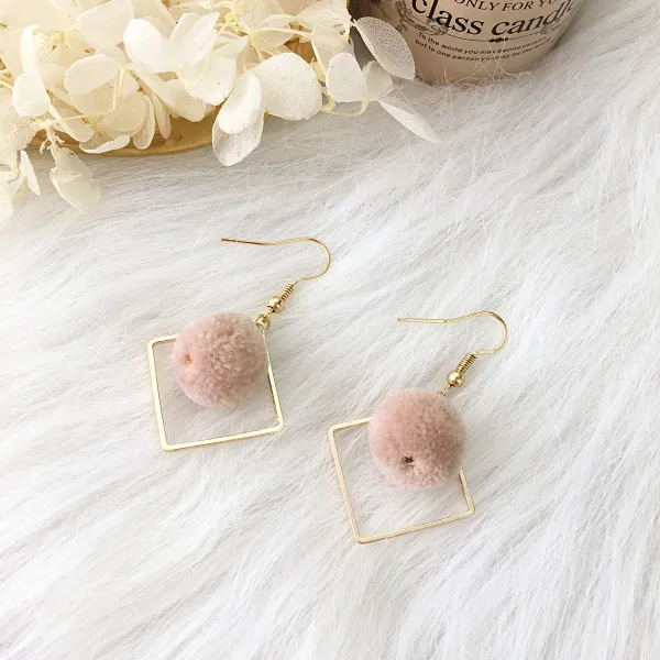 Harga anting model sama liontin elegan geometris bola | HARGALOKA.COM