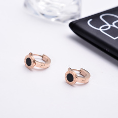 Anting Huggie Wanita Warna Emas Mawar Baja Titanium Bentuk Bulat Gaya Eropa Amerika