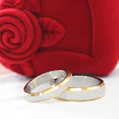 (Bisa Bayar Di Tempat) 2 Cincin + Kotak Cincin Couple / Kawin / Nikah Titanium Perak Emas Original