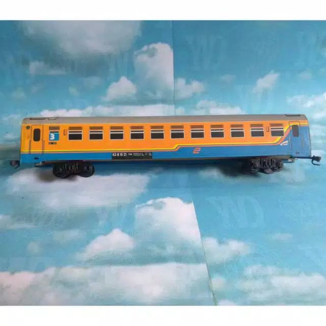 Gerbong Kereta Ekonomi Jadul Lazada Indonesia