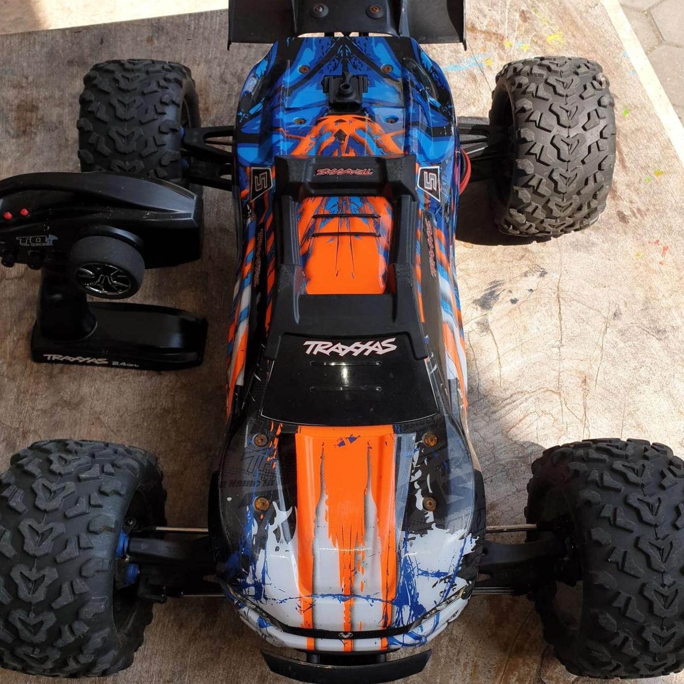 harga traxxas x maxx