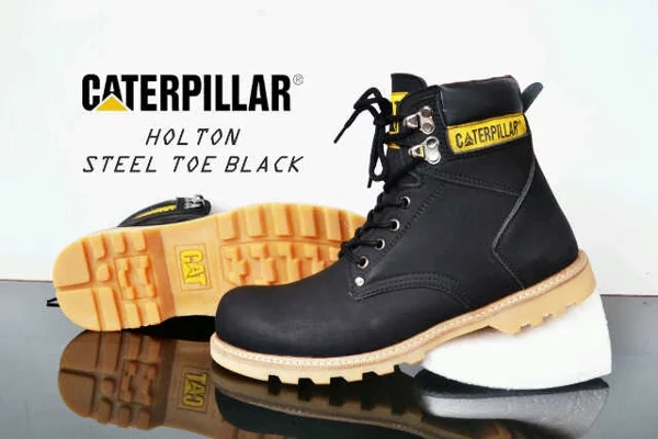 caterpillar holton boots black