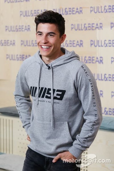Jual Pull And Bear Marc Marquez Terbaru - May 2022 | Lazada