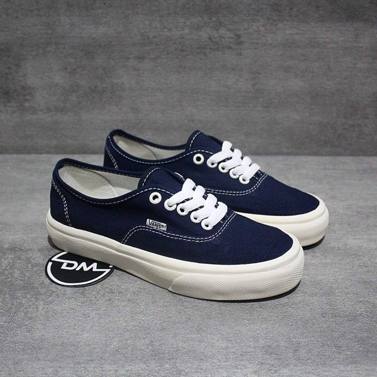 vans trainers navy blue