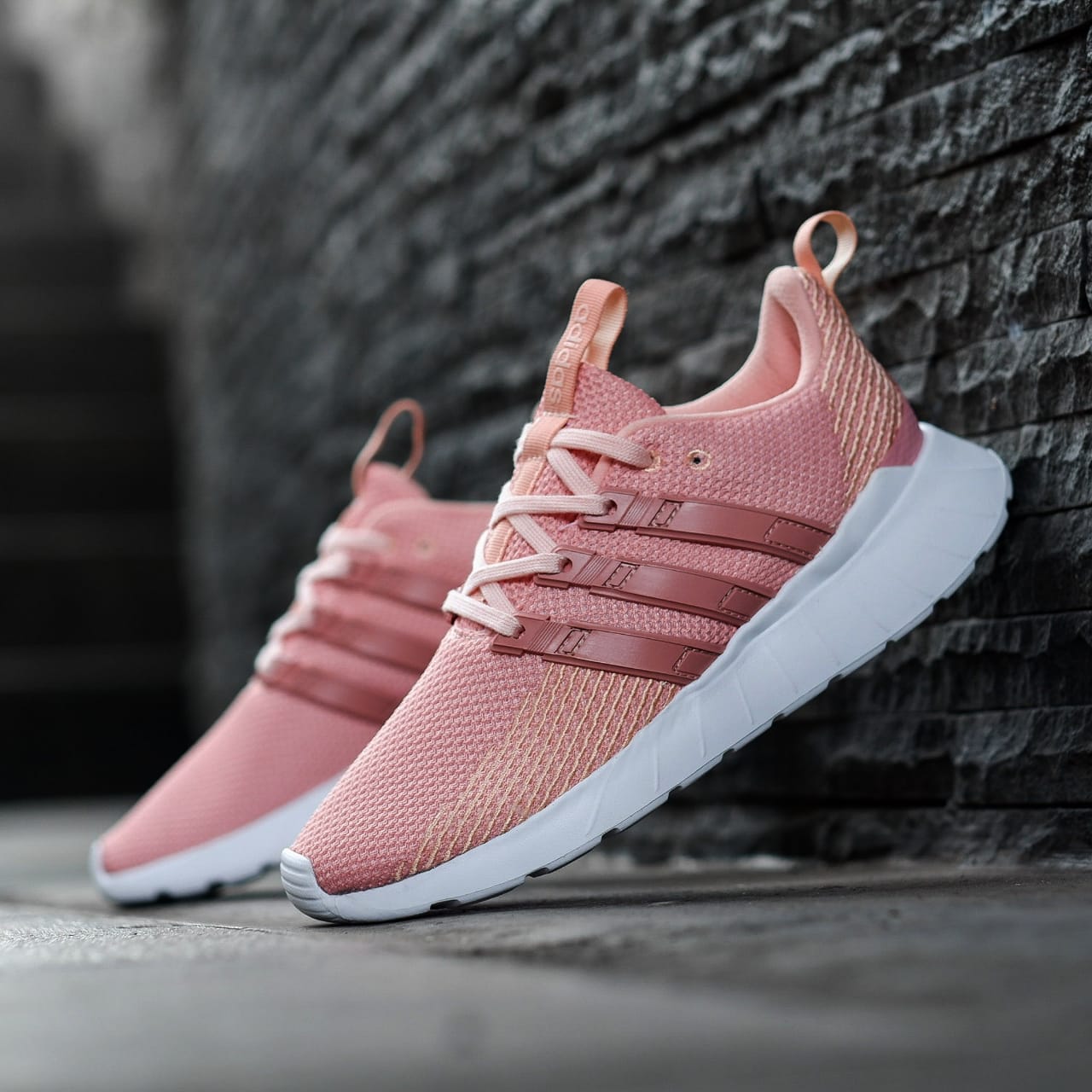 adidas questar flow peach