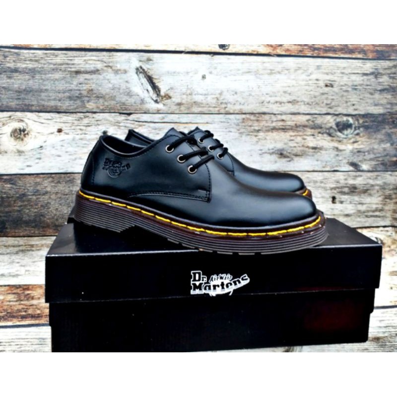 Docmart low shop