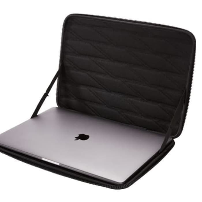 thule gauntlet macbook