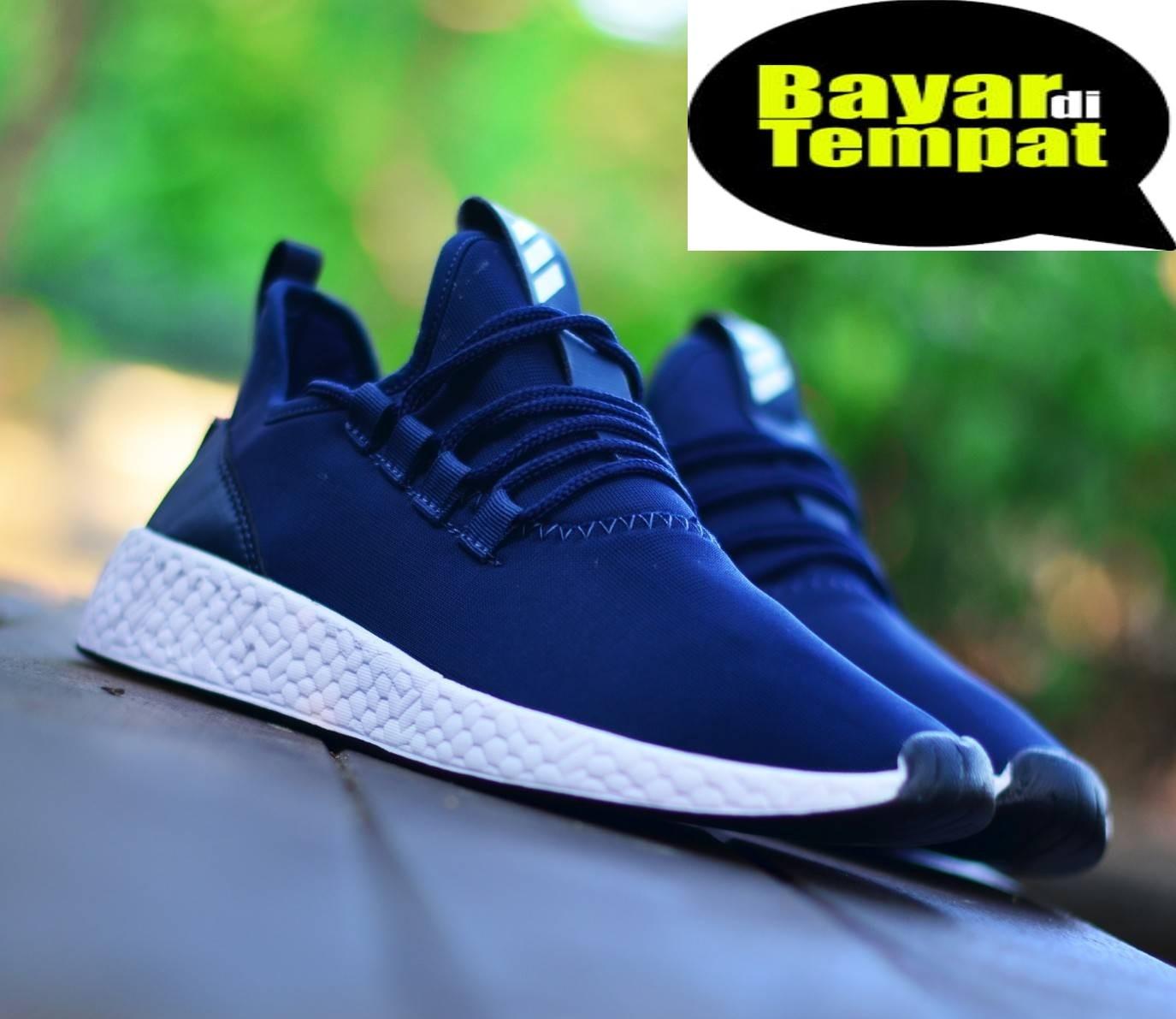 Sepatu adidas99_NMD R2 men sepatu sneakers sekolah running main jalan santai men termurah