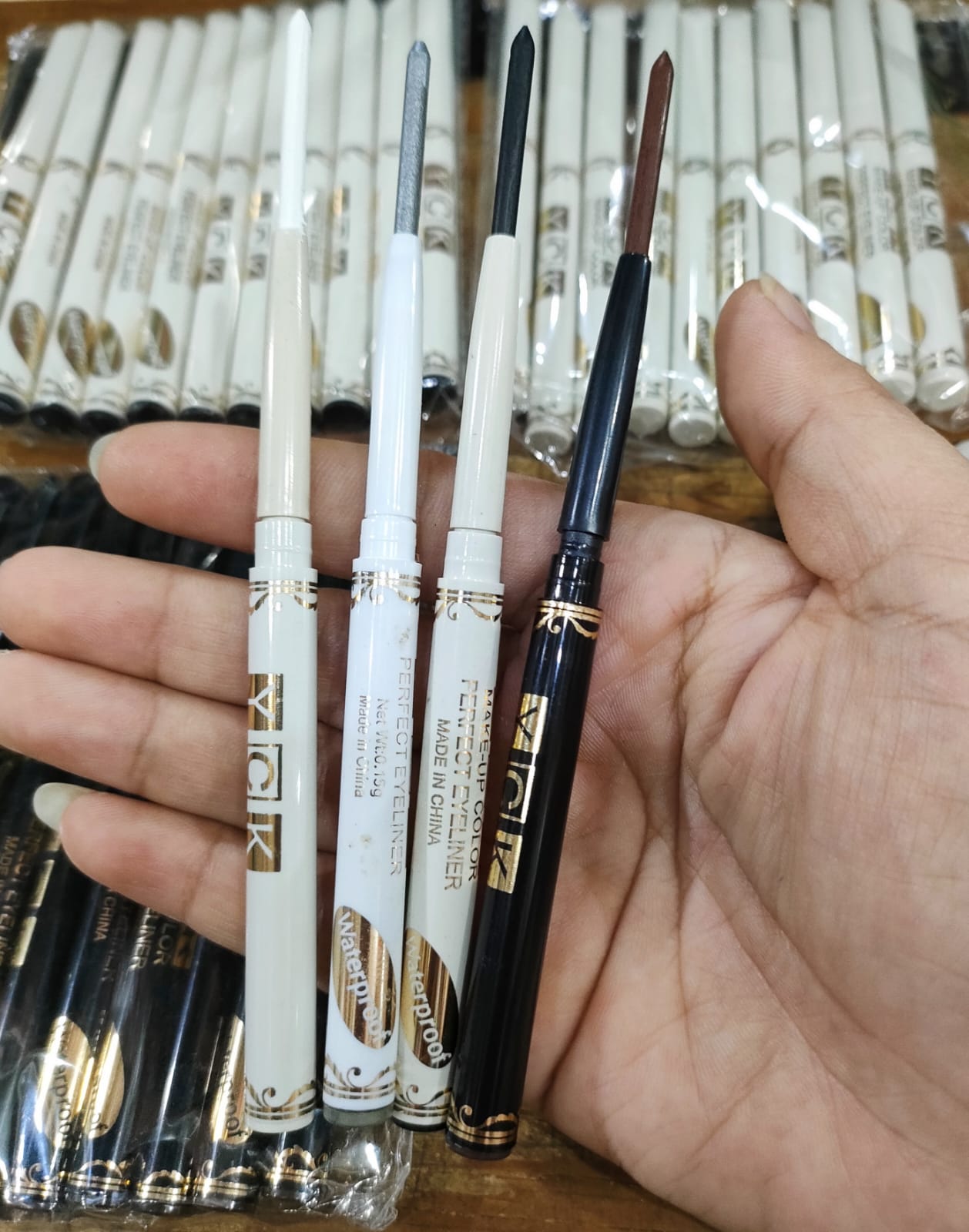 pensil aigner eyeshadow eyeliner putar 2 in 1 white